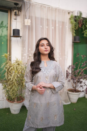 Zardham Stone Grey Tilla kurta set with dupatta, three-quarter standing pose