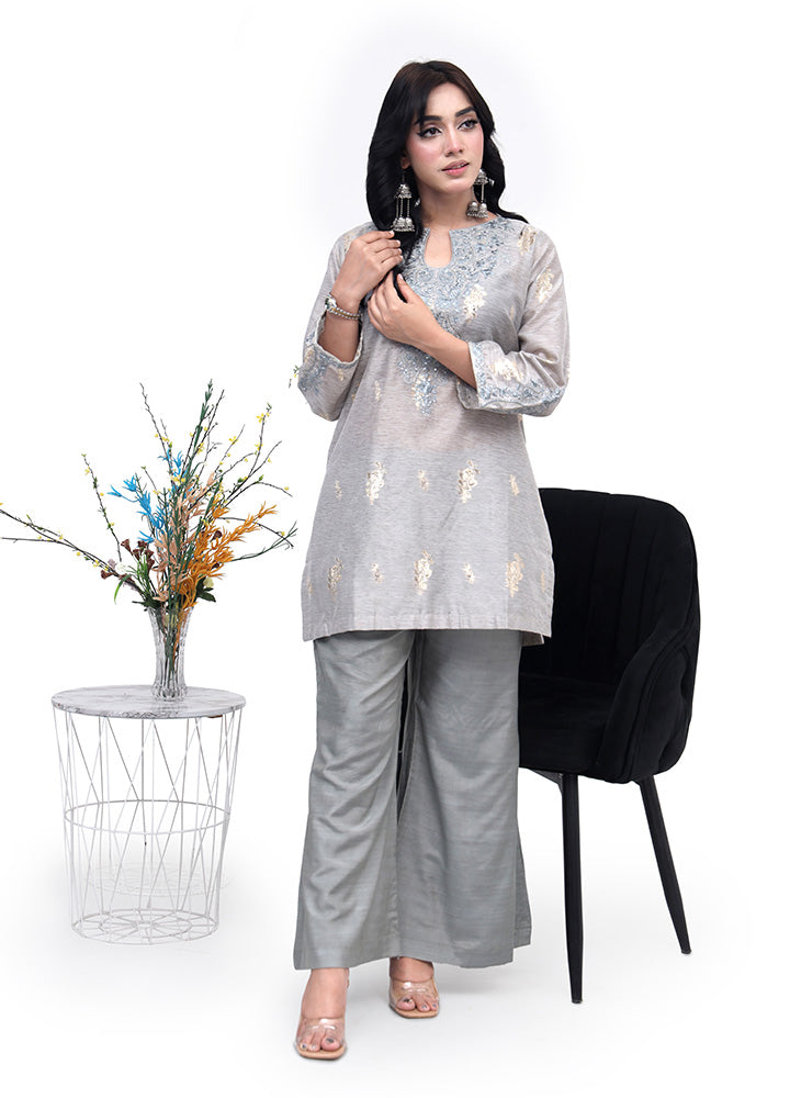 Selin – Embroidered Jacquard Set