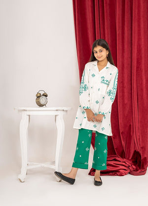 Zardham Fresh Ivory & Green kurta set with dupatta drape, standing pose