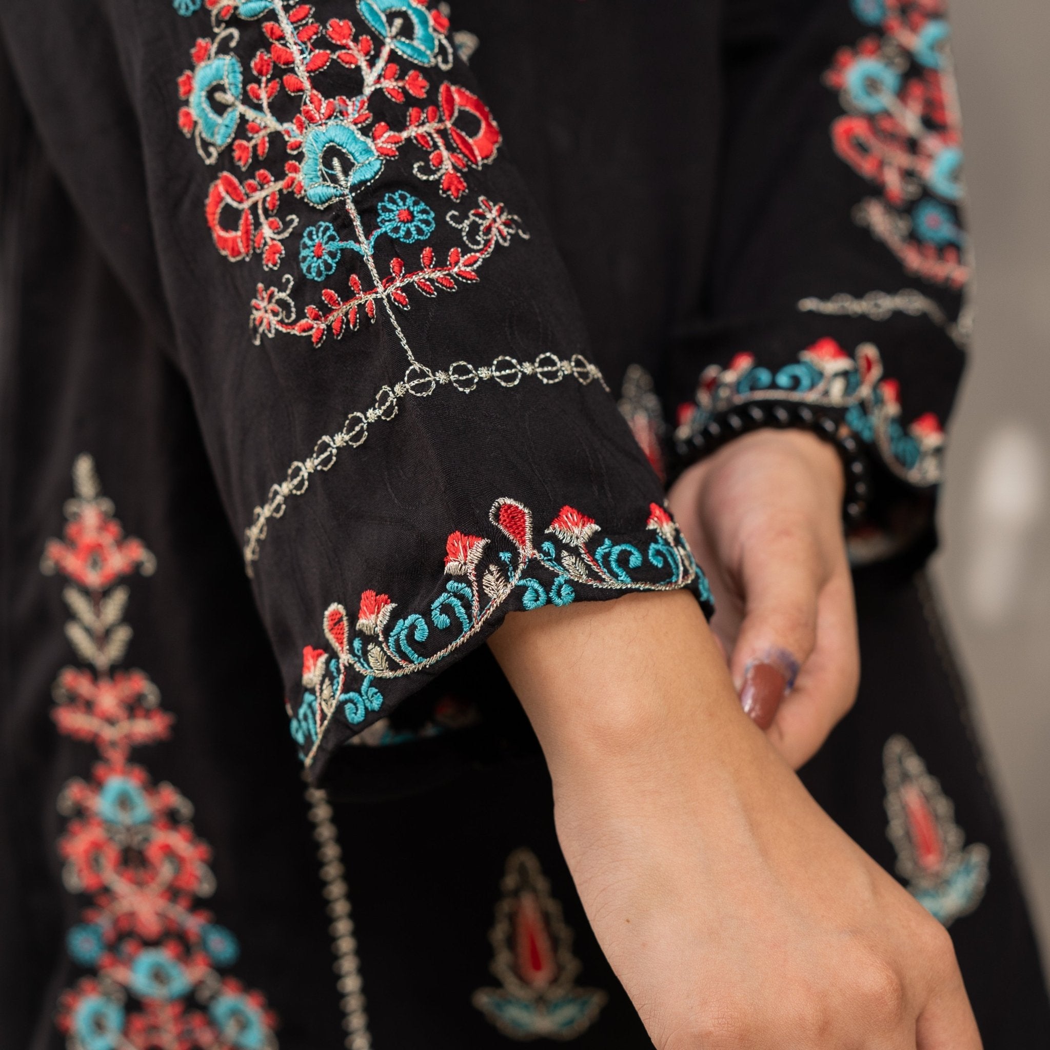 Close view of MEHRAAB kurta bodice embroidery, Zardham girls' festive collection