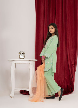 Pista Green ethnic set by Zardham, three-quarter angle on young model