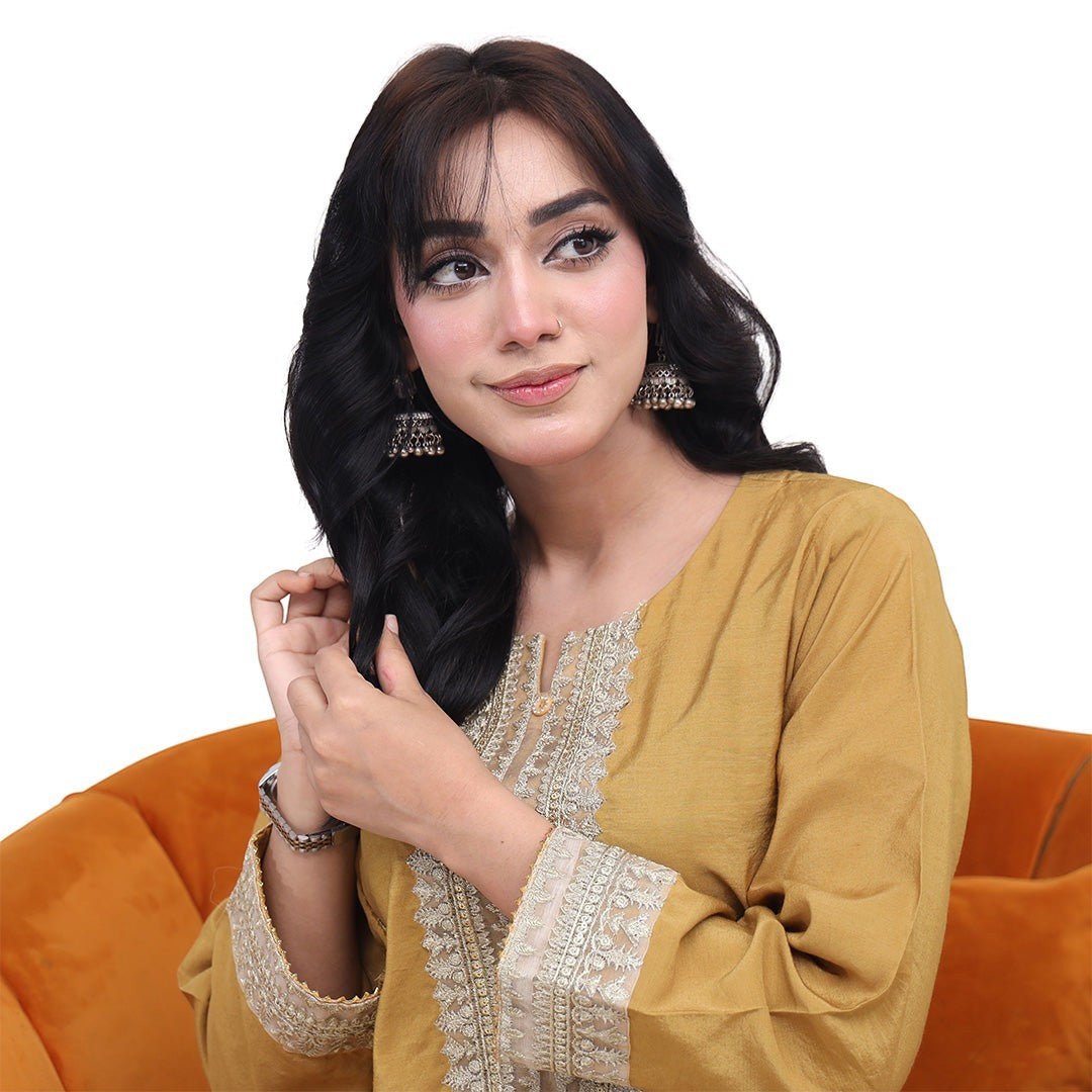Zardham Nayra raw silk embroidered set showing kurta and trouser styling