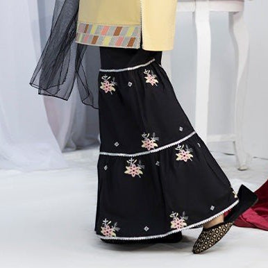 Detail of gold tilla embroidery on the Antique Gold & Black kurta, Zardham girls' collection